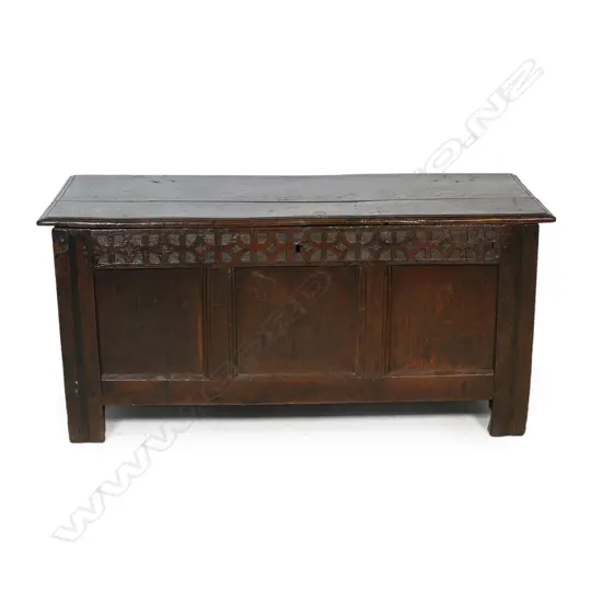An early 18thC oak coffer,