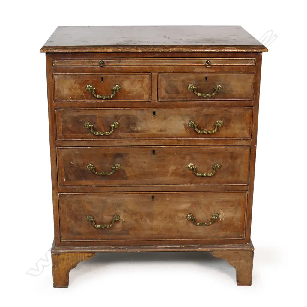 A Georgian oak small proportion chest of drawers, Image 1++