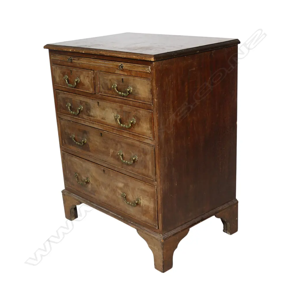 A Georgian oak small proportion chest of drawers, Image 1++