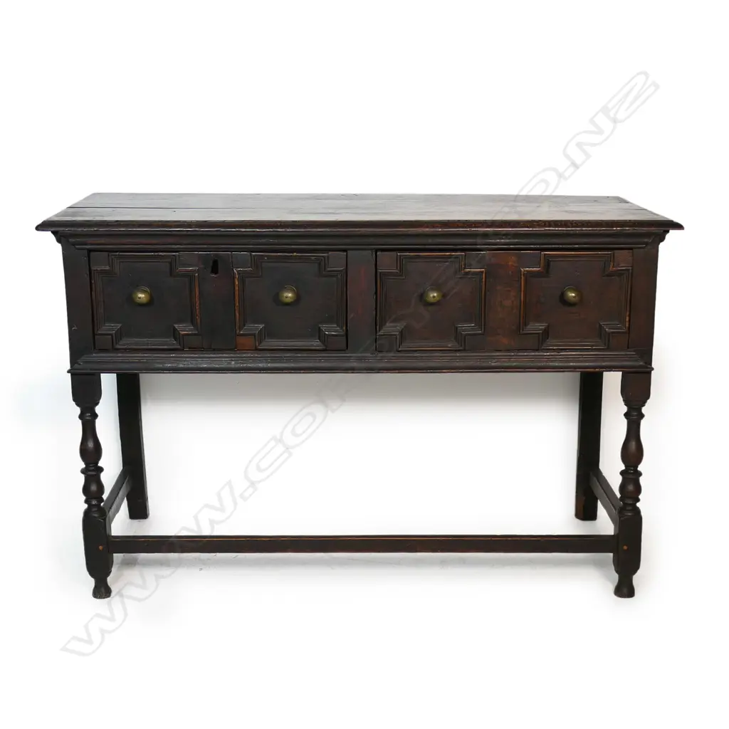 A small proportion Georgian oak sideboard, Image 1++