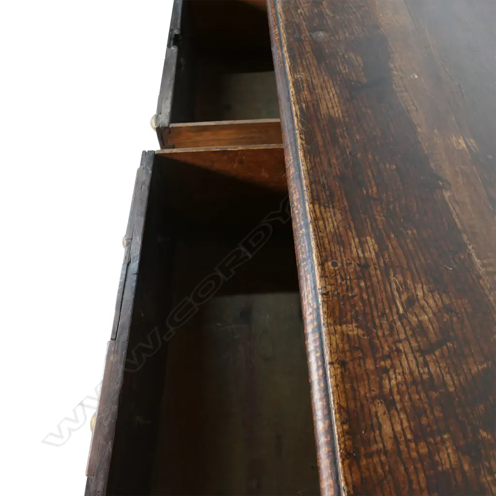 A small proportion Georgian oak sideboard, Image 1++