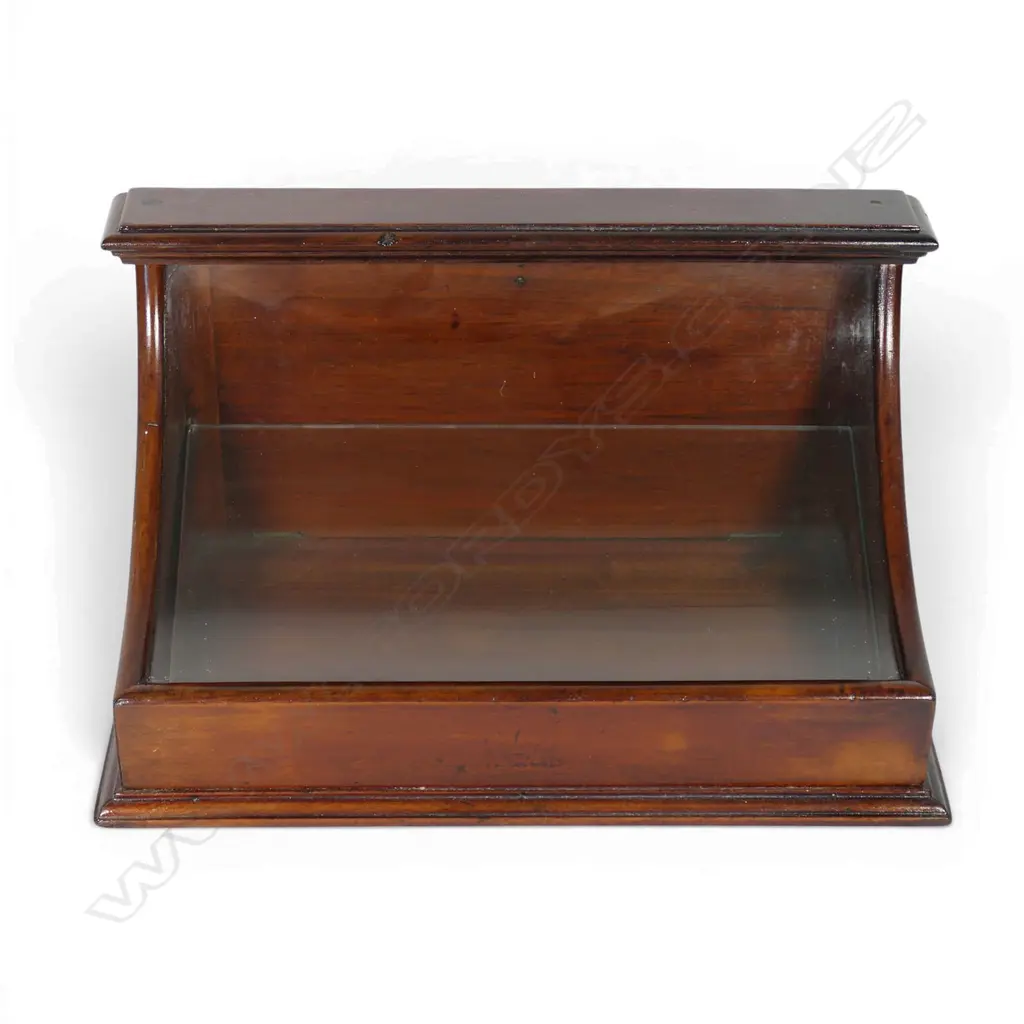 A Victorian mahogany shop counter top small display cabinet, Image 1++
