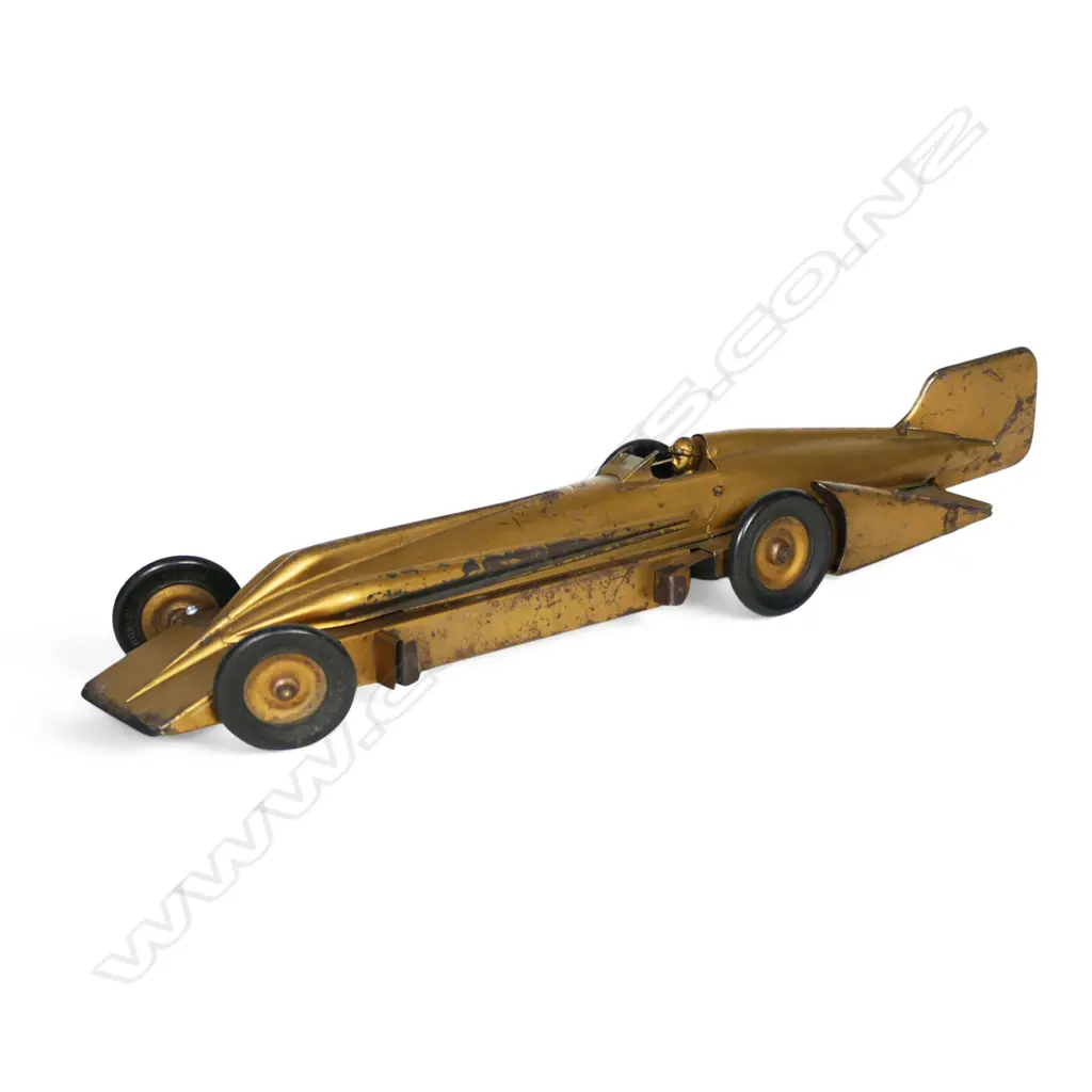 A German Gunthermann? 'Major Seagrav's Golden Arrow' record car with some faults, Image 1++