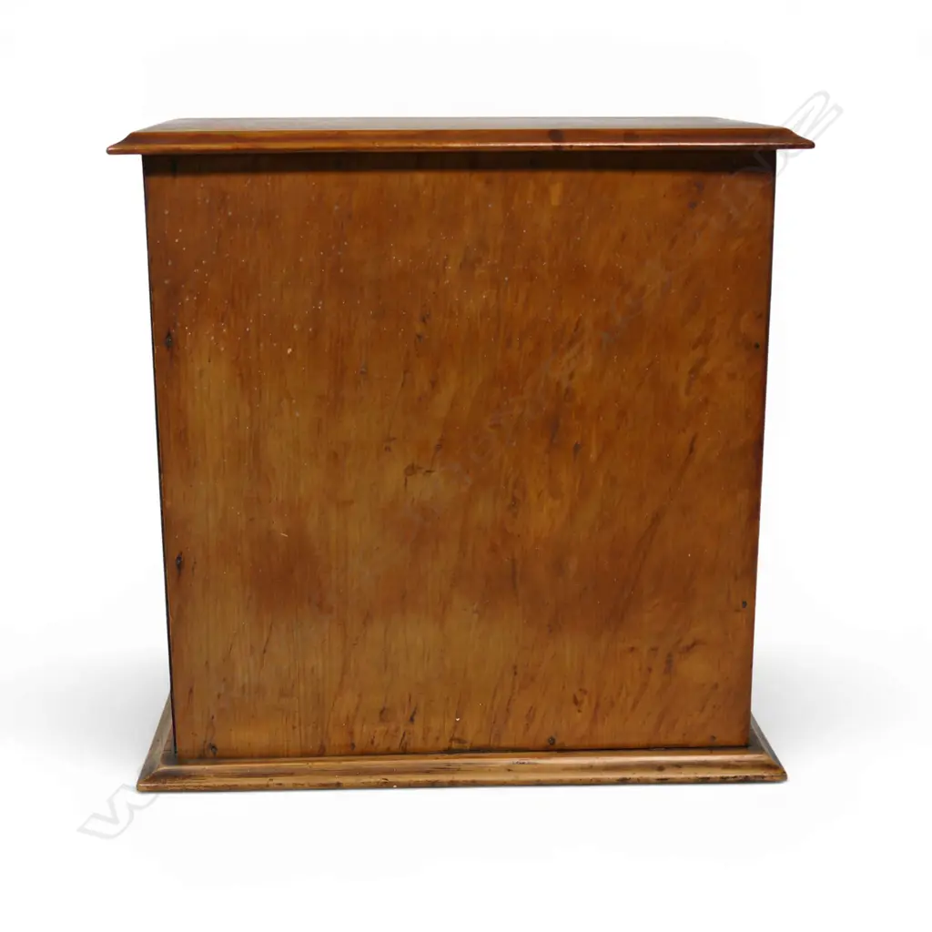 A colonial mottled kauri apprentice chest, Image 1++
