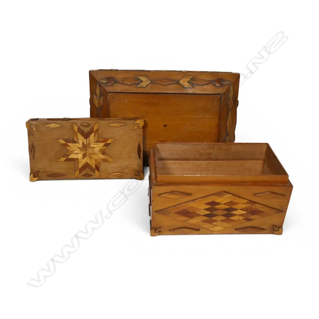 A colonial NZ native timbers lidded box on stand, Image 1++