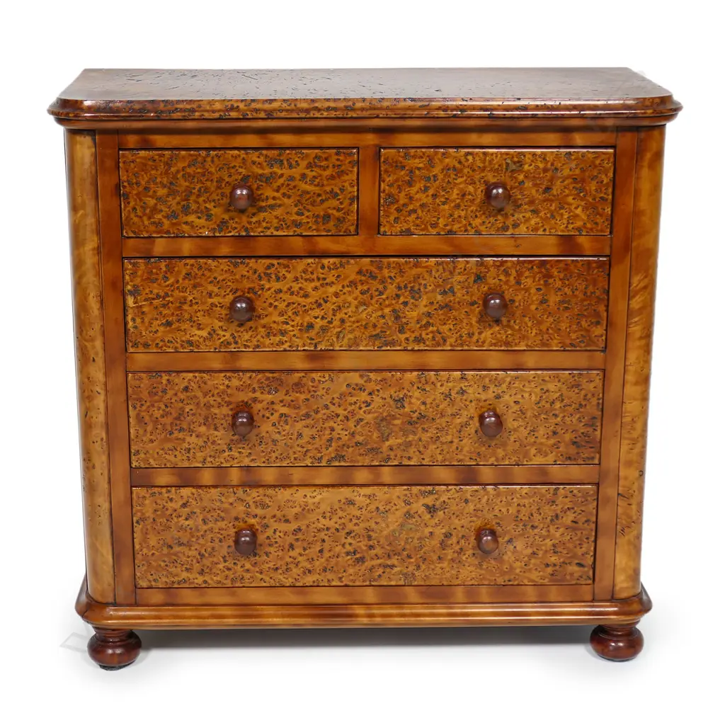 A late 20thC mottled kauri apprentice chest, Image 1++