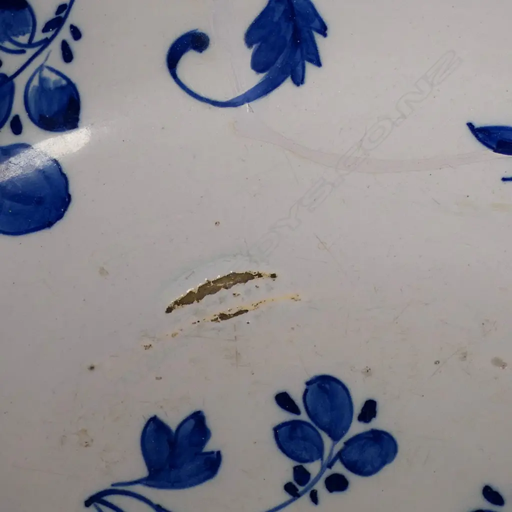 A 17thC Dutch tin glaze blue and white bowl, Image 1++