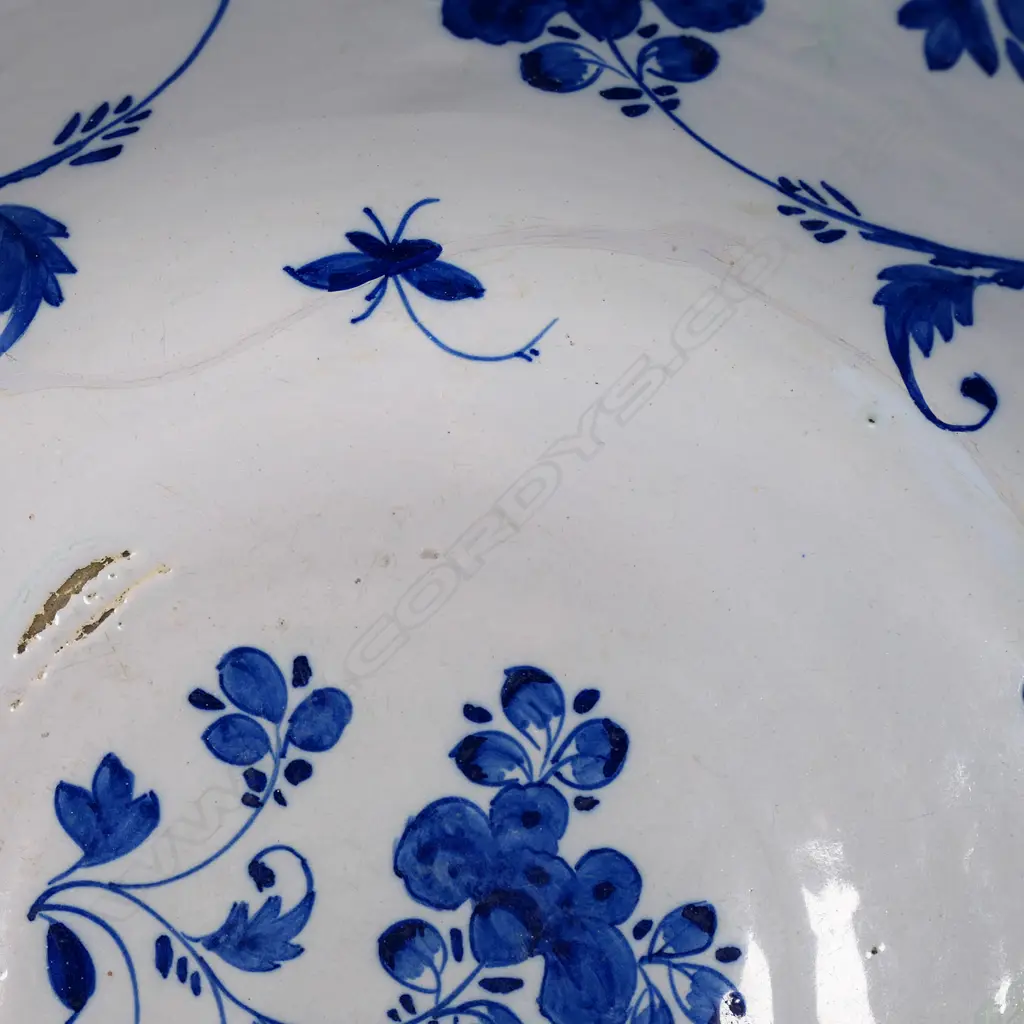 A 17thC Dutch tin glaze blue and white bowl, Image 1++