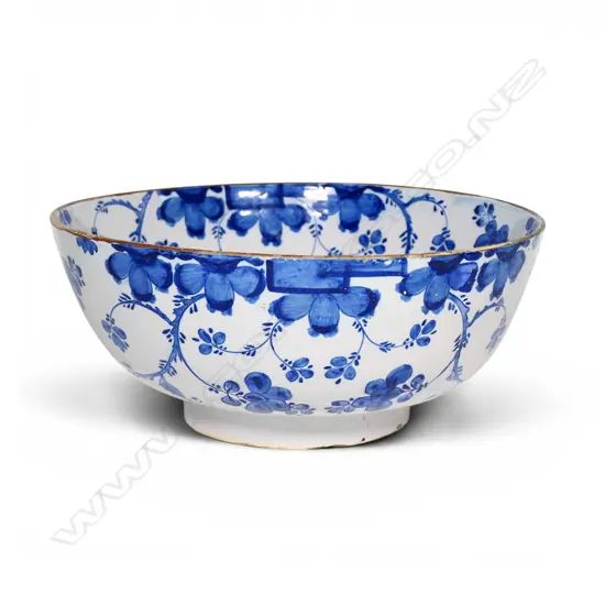 A 17thC Dutch tin glaze blue and white bowl,