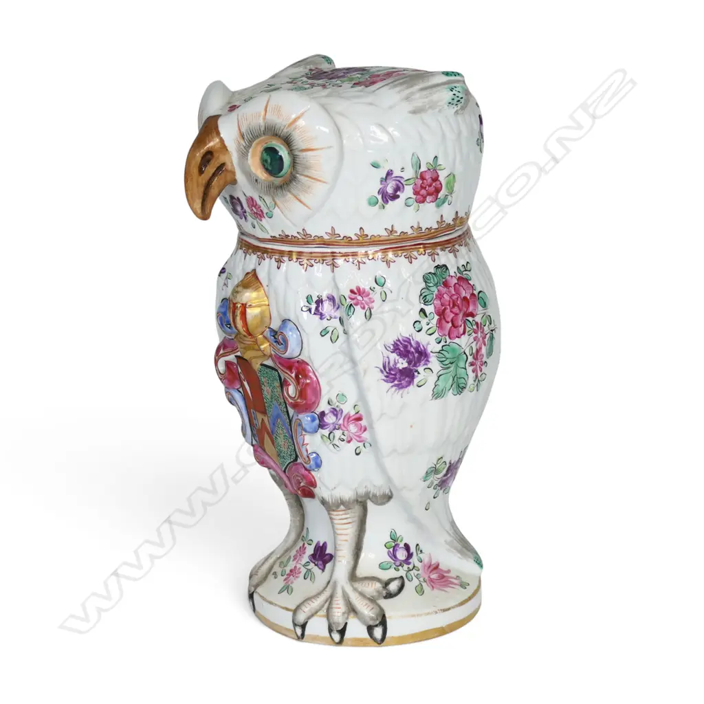 A 19thC Samson porcelain lidded owl jar, Image 1++