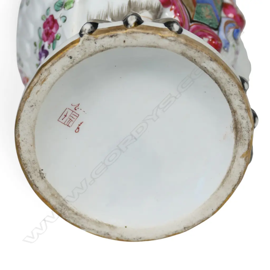 A 19thC Samson porcelain lidded owl jar, Image 1++