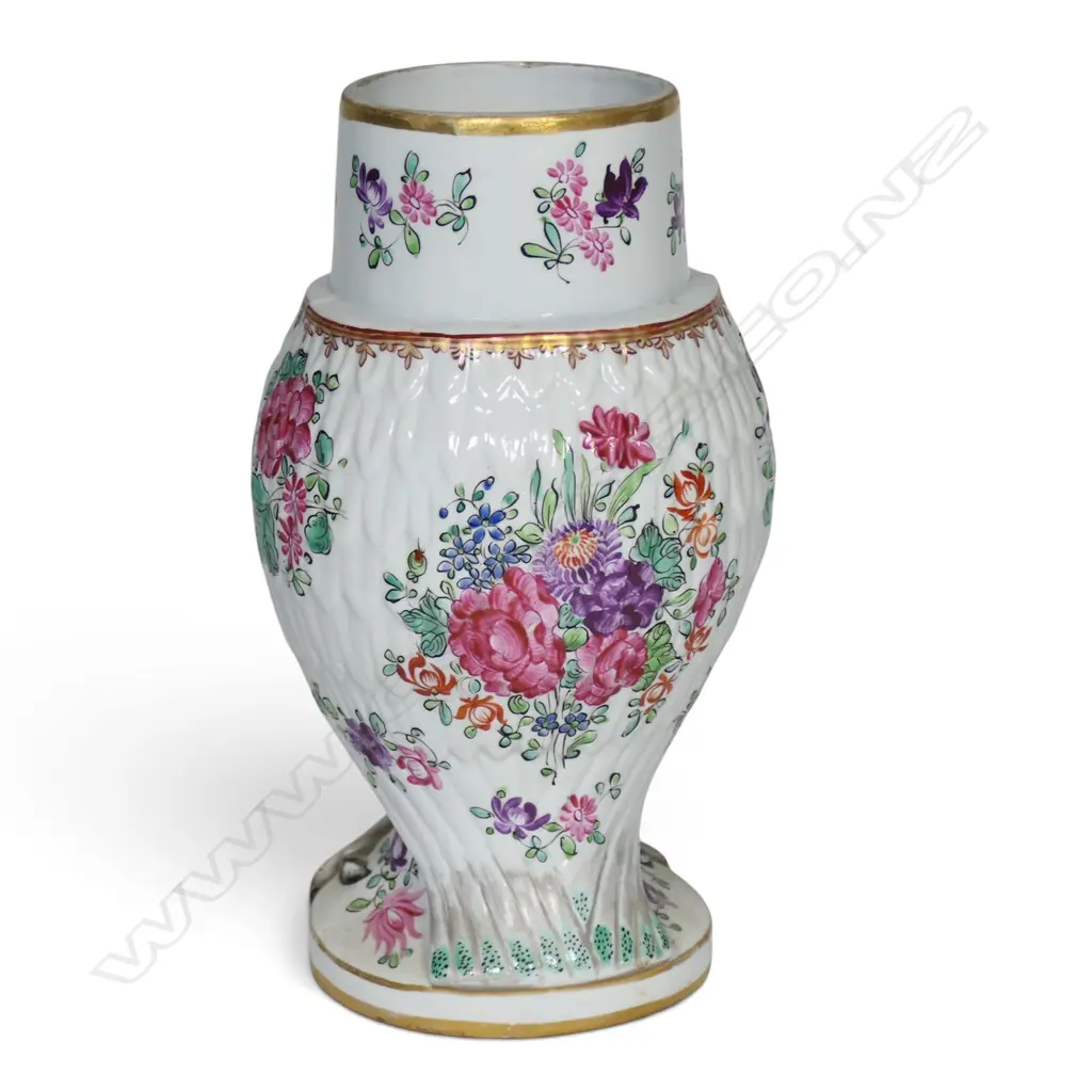 A 19thC Samson porcelain lidded owl jar, Image 1++