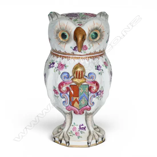 A 19thC Samson porcelain lidded owl jar,