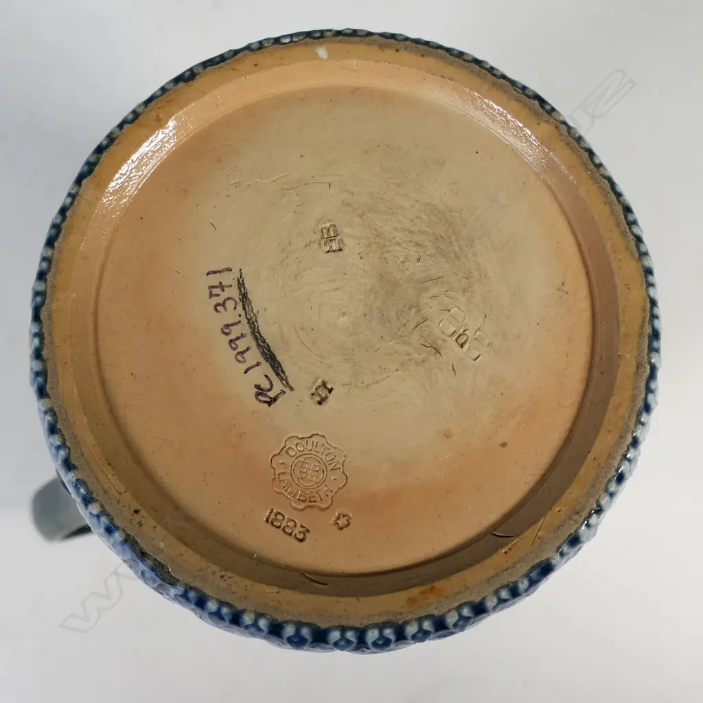 A rare Victorian Doulton Lambeth stoneware loving cup, Image 1++
