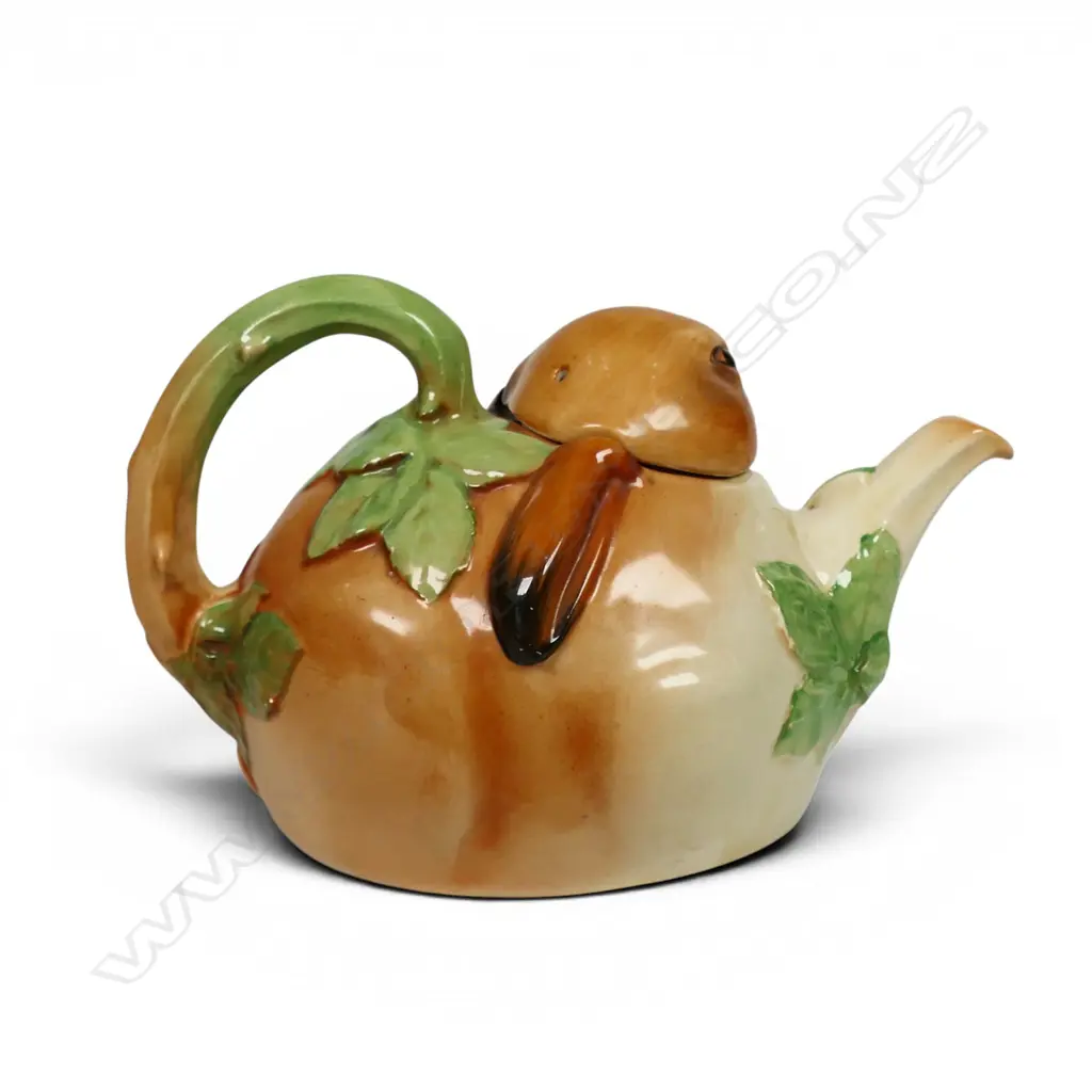 A rare Royal Doulton Bunnykins tea pot, Image 1++