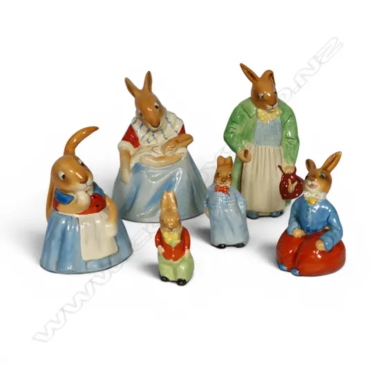 A very Rare Royal Doulton 1939 original Family Bunnykins set of figurines,