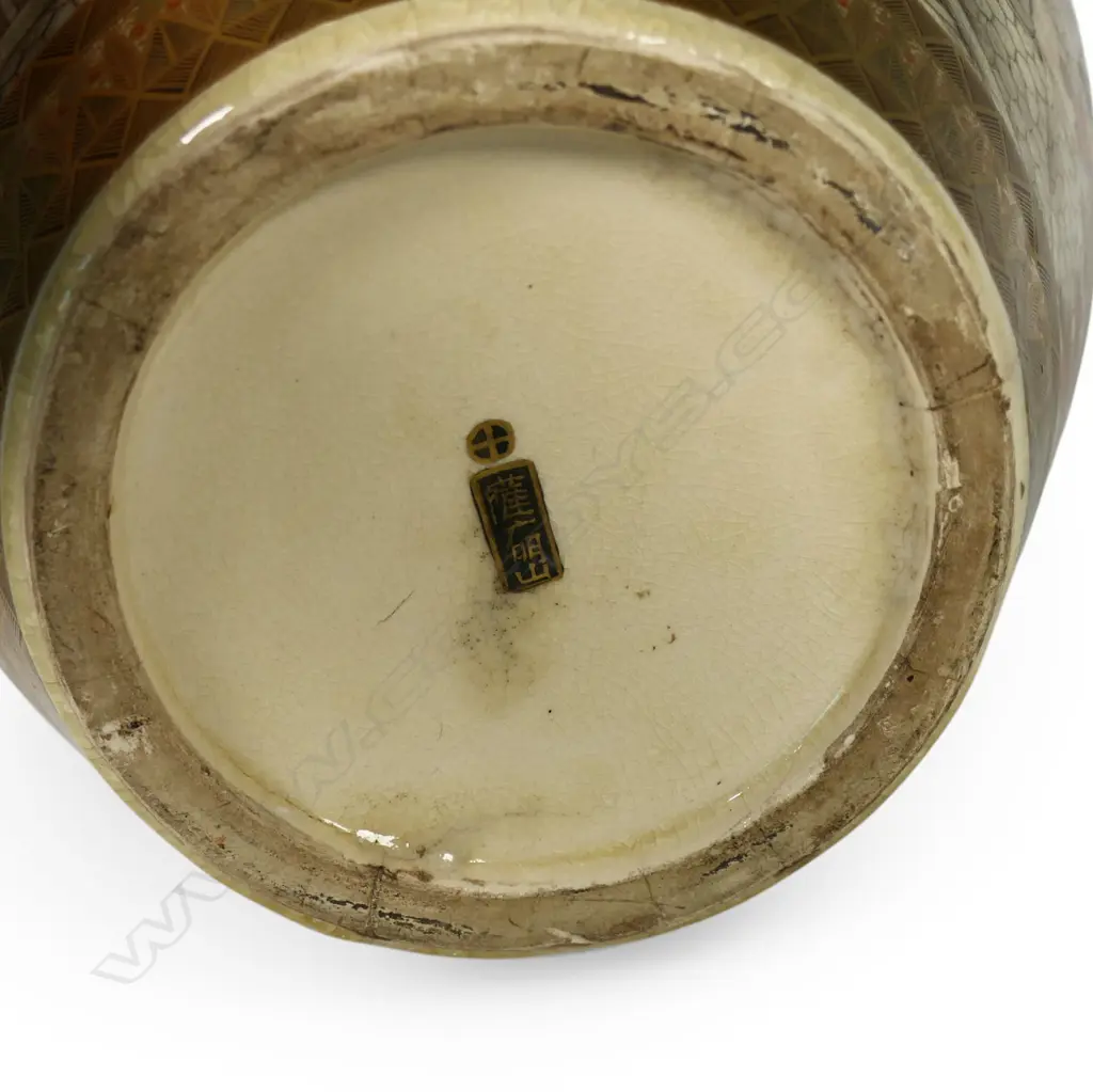 A large Meiji period Satsuma vase, Image 1++