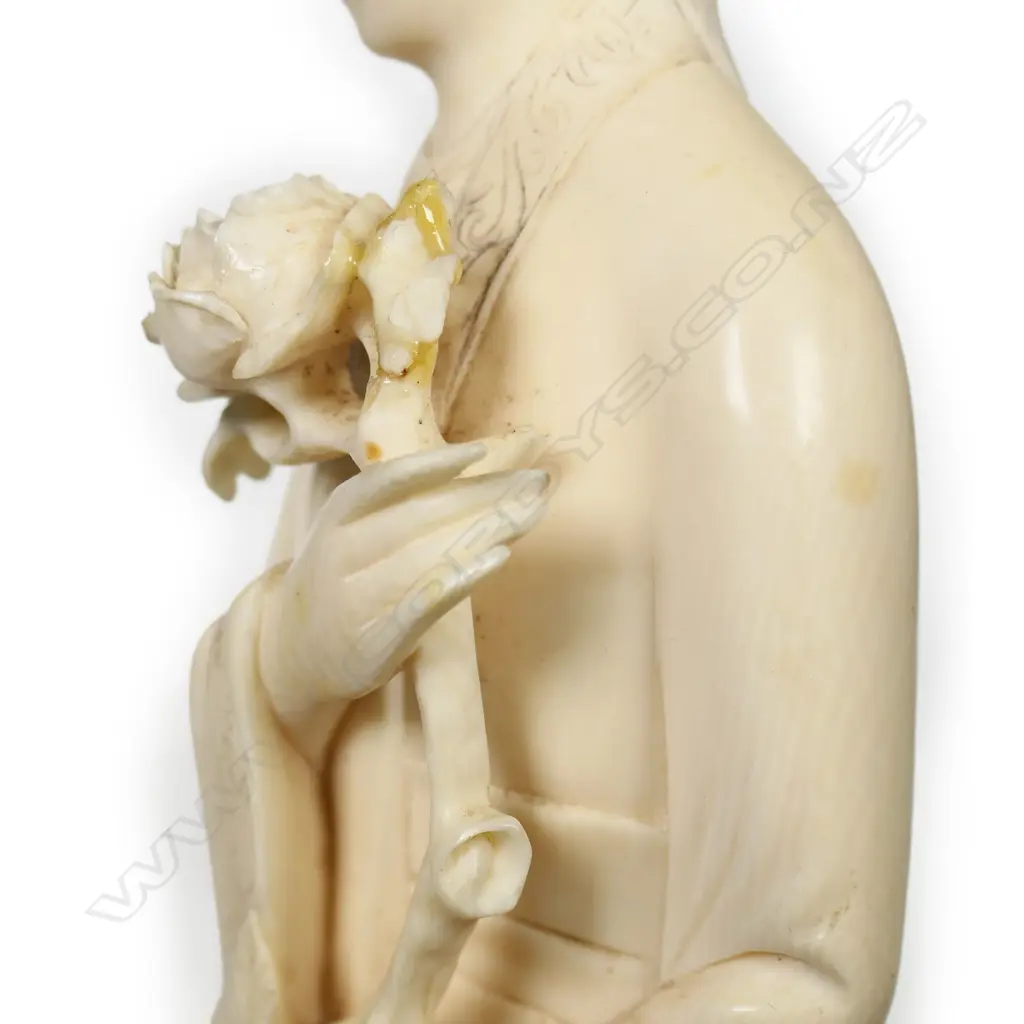 A tall carved solid ivory figurine of Guanyin, Image 1++