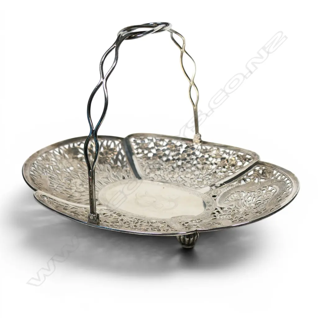 A Wang Hing c.1900 Chinese silver basket, Image 1++