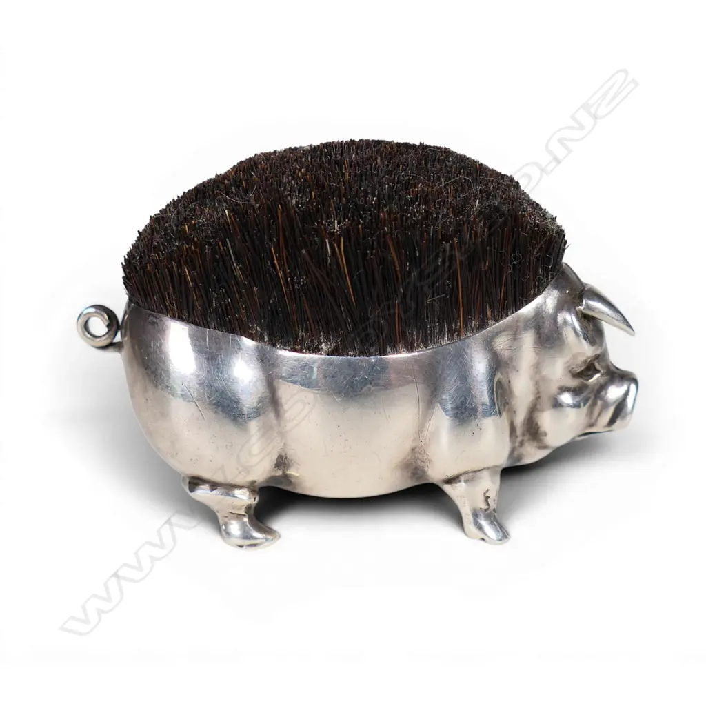 An Edwardian silver pig form pen wipe, Image 1++