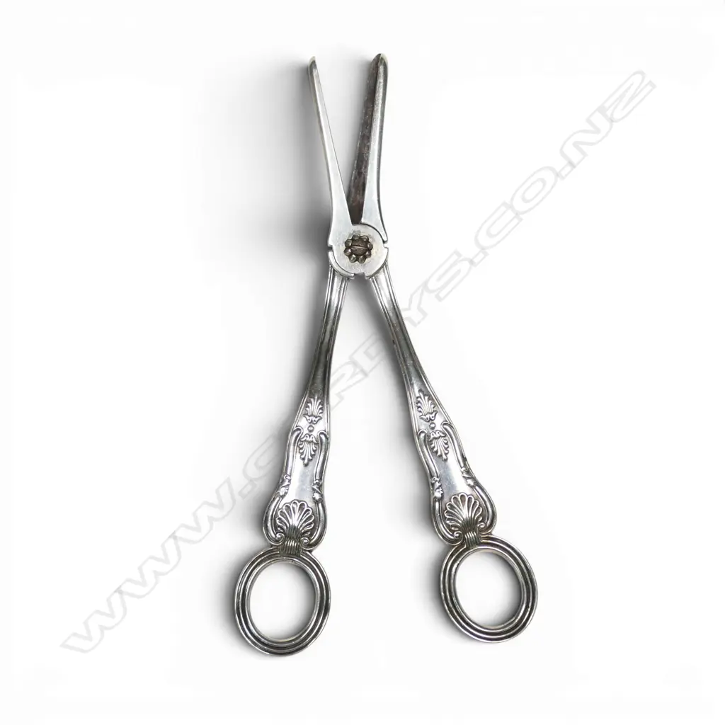 A pair of Edwardian silver grape scissors, Image 1++
