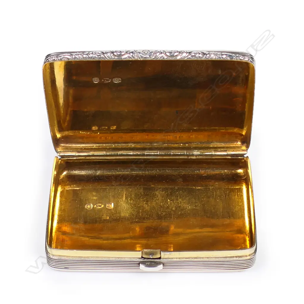 A William IV sterling silver snuff box, Image 1++