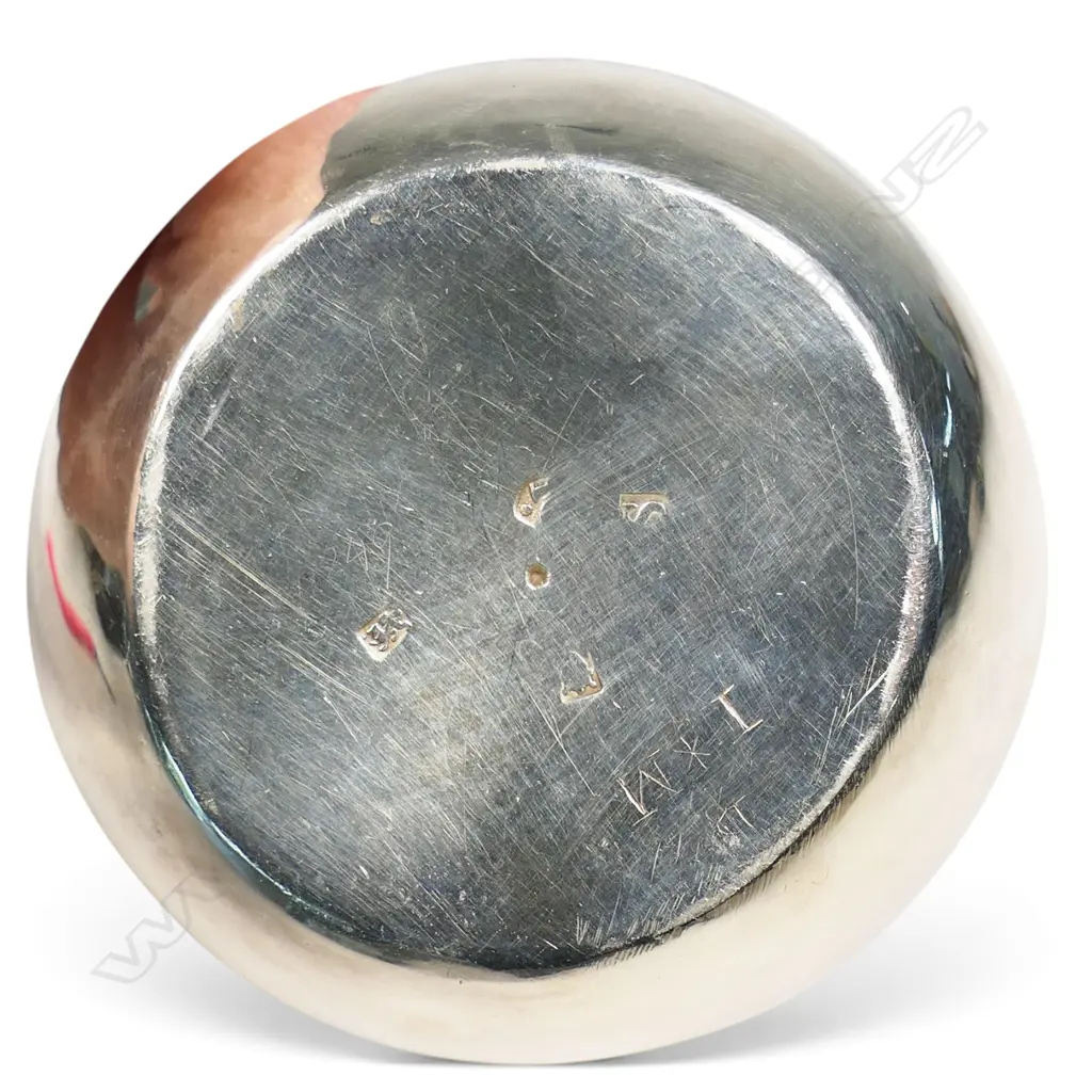 An 18thC sterling silver brandy warmer, Image 1++