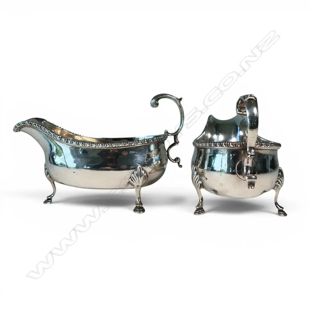 A good pair of George III silver large fat bellied sauce boats, Image 1++