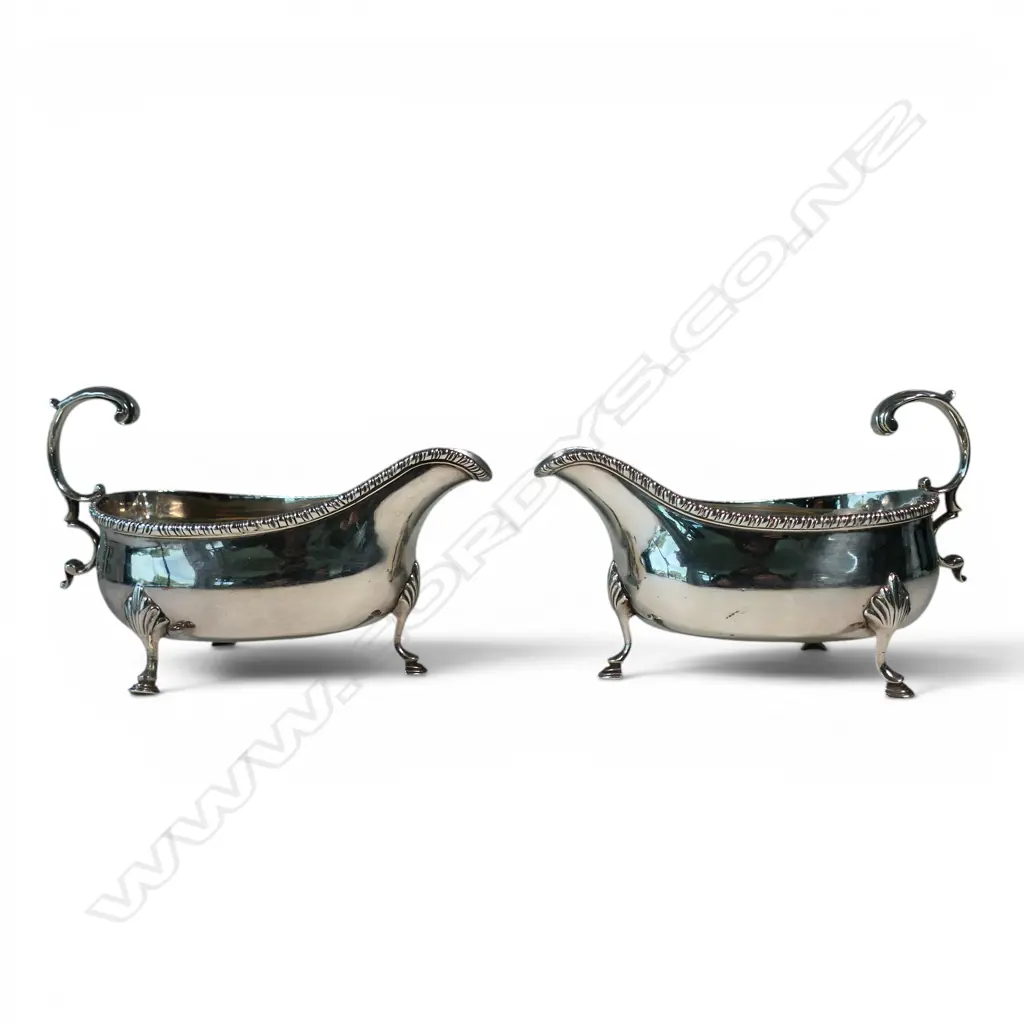 A good pair of George III silver large fat bellied sauce boats, Image 1++