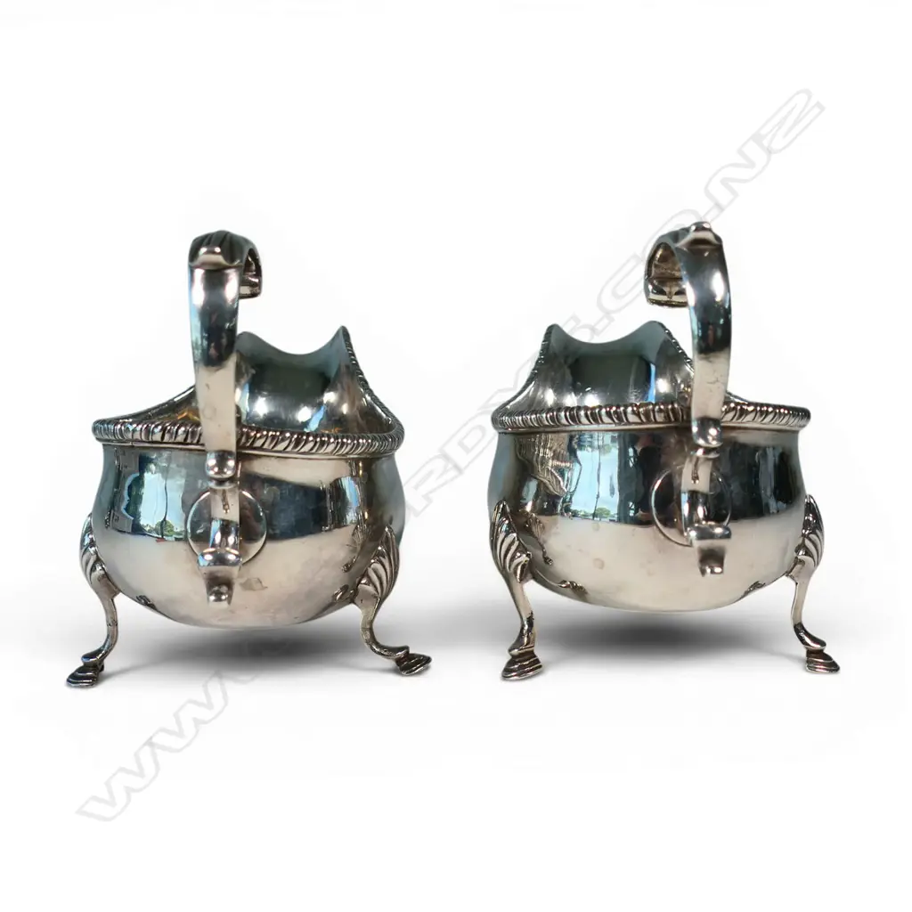 A good pair of George III silver large fat bellied sauce boats, Image 1++