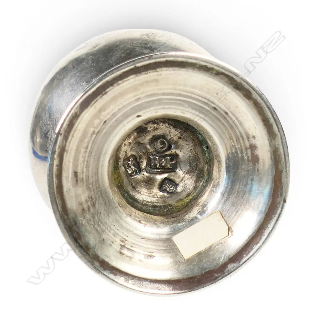 An early George III silver castor, Image 1++