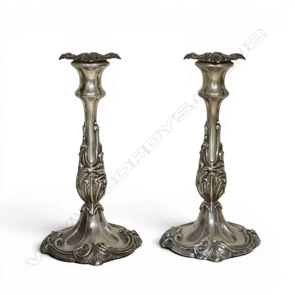 A pair of large loaded silver column candlesticks, Image 1++