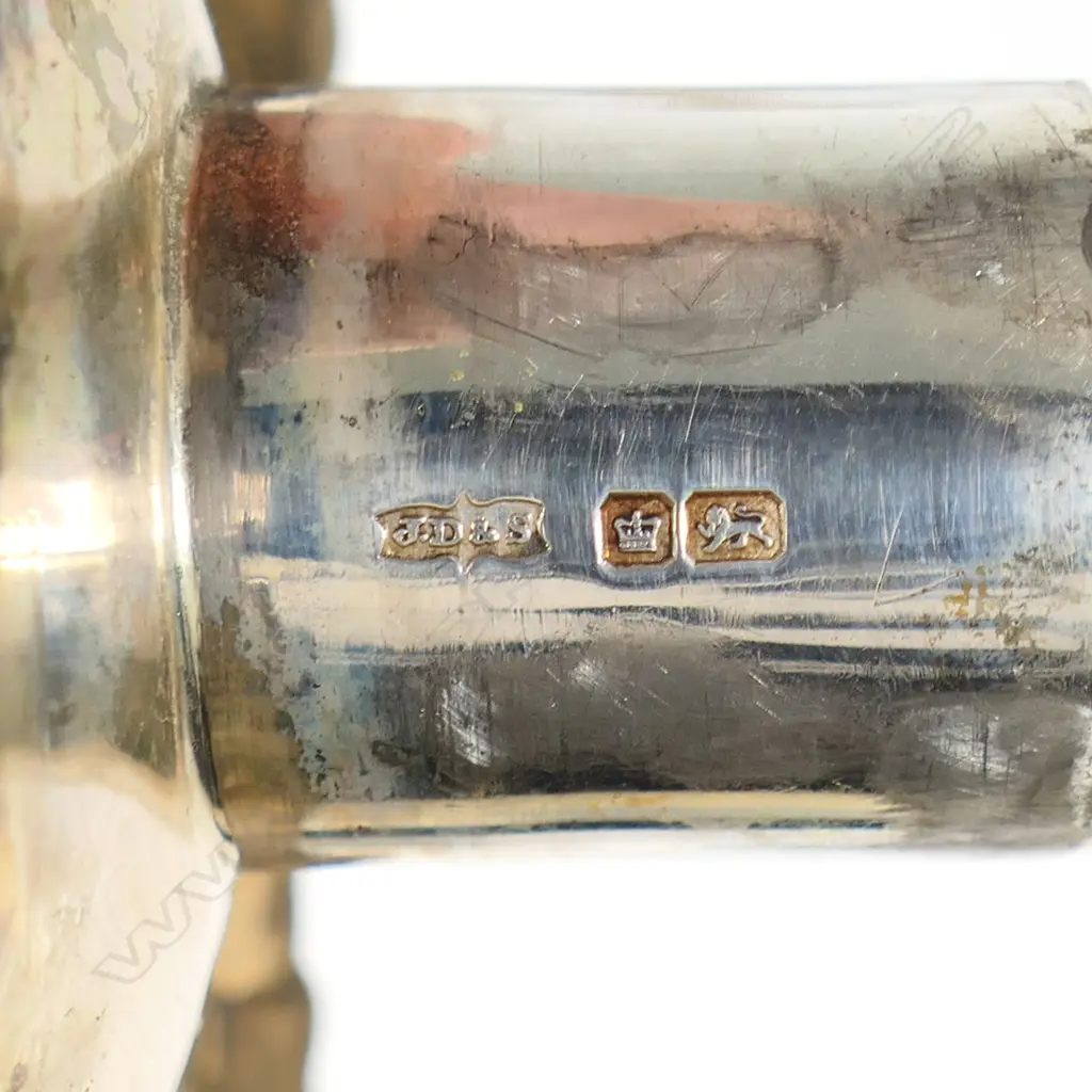 A pair of large loaded silver column candlesticks, Image 1++