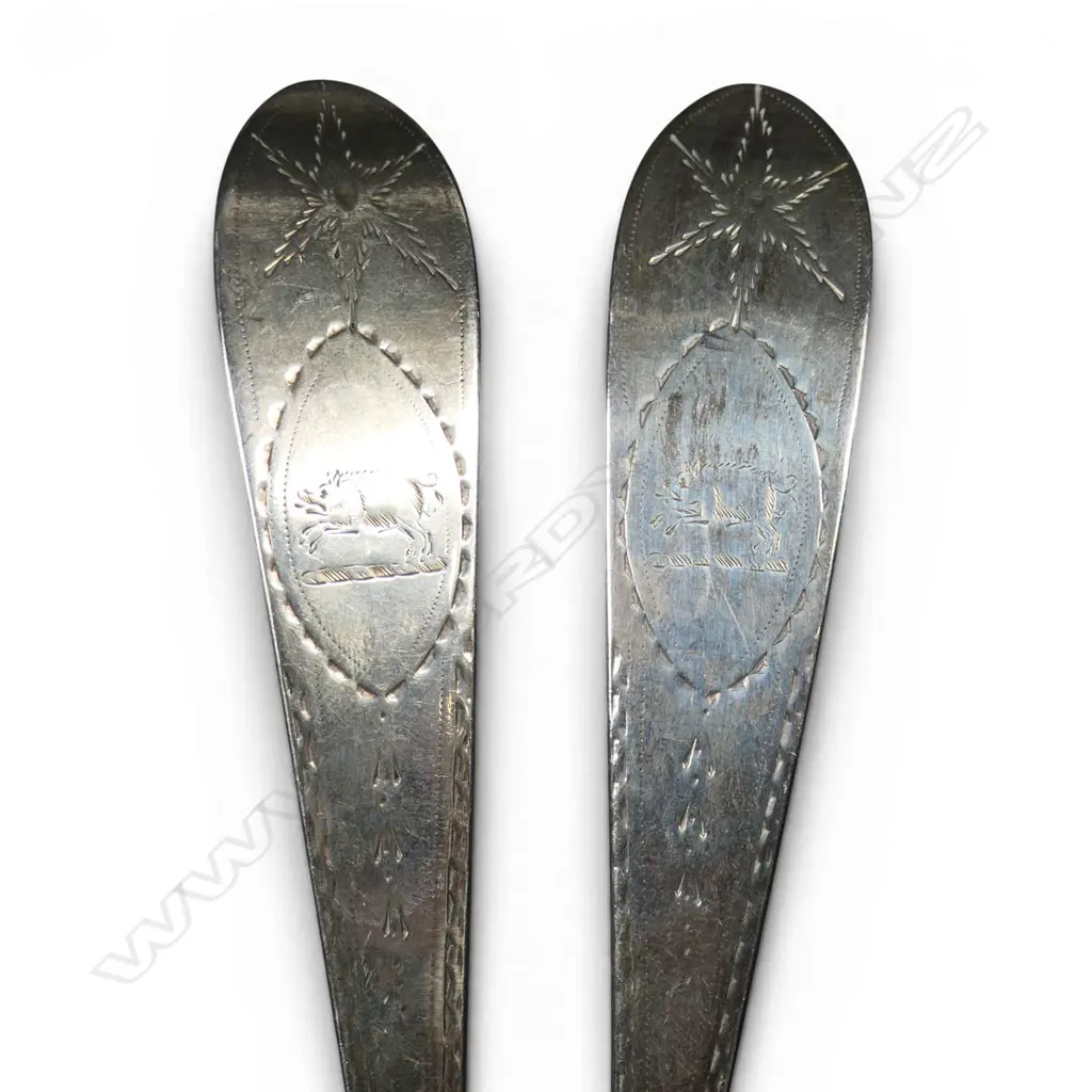 A pair of George III Irish silver table spoons, Image 1++