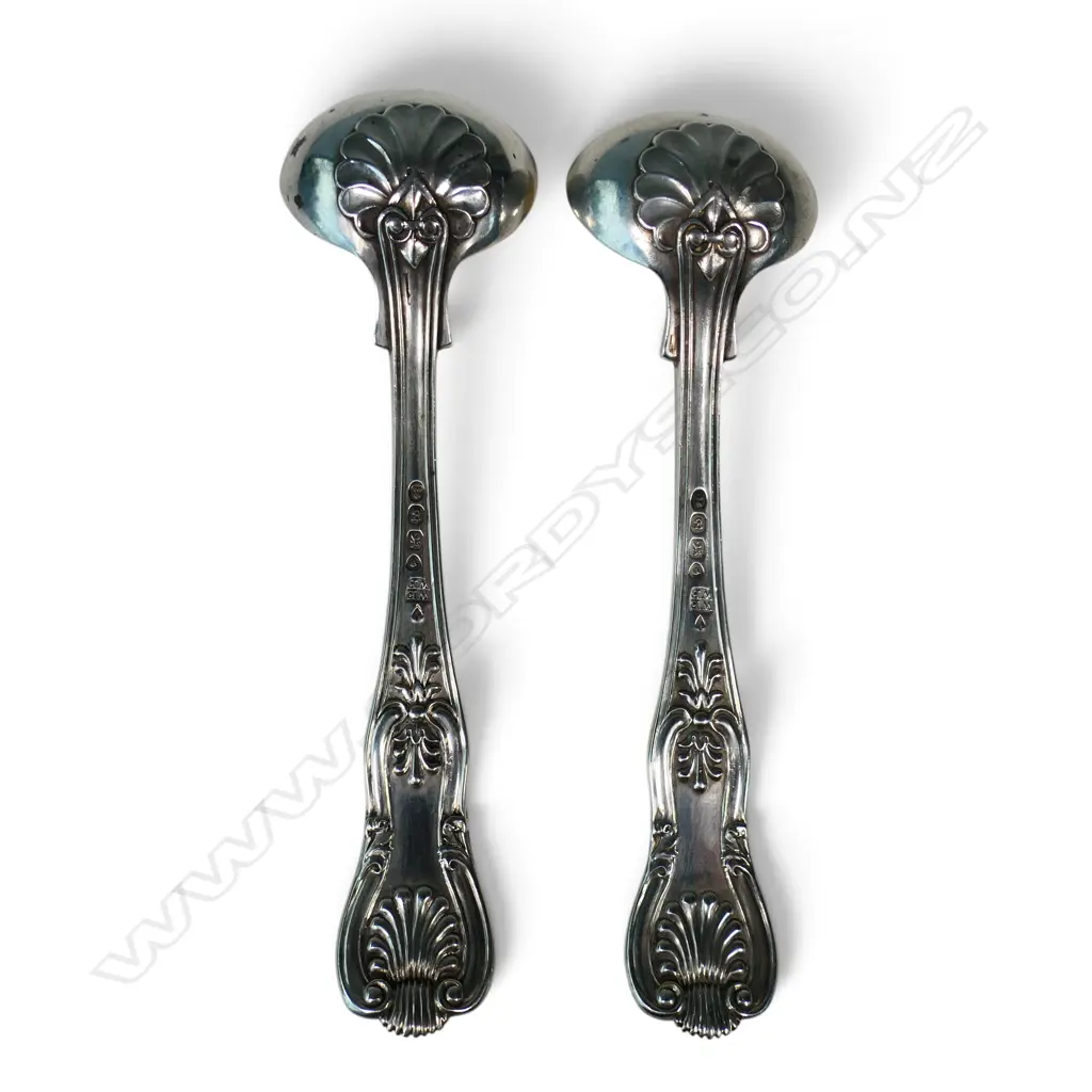 A pair of George IV silver salt spoons, Image 1++