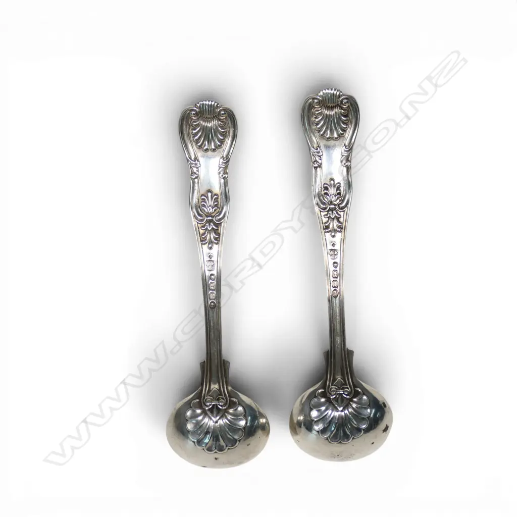 A pair of George IV silver salt spoons, Image 1++