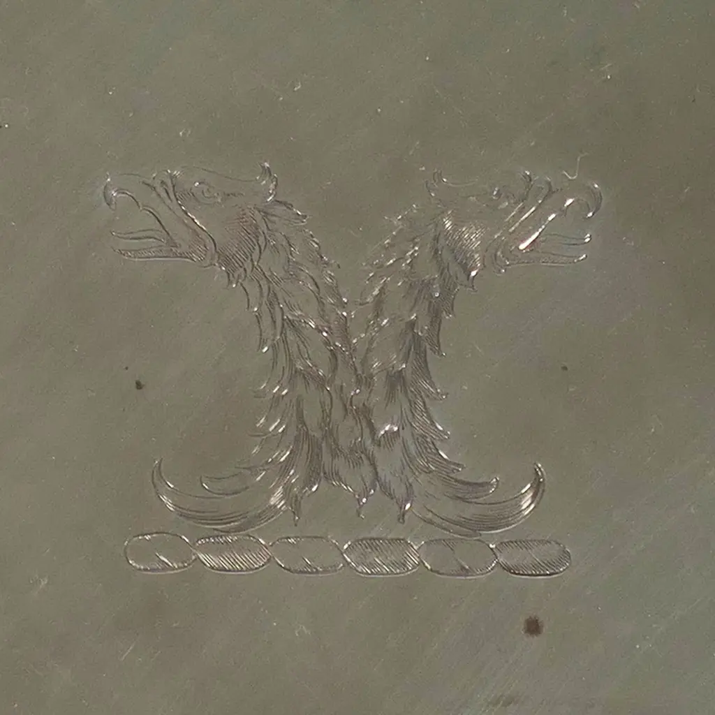 An elegant 19thC French silver salver, Image 1++