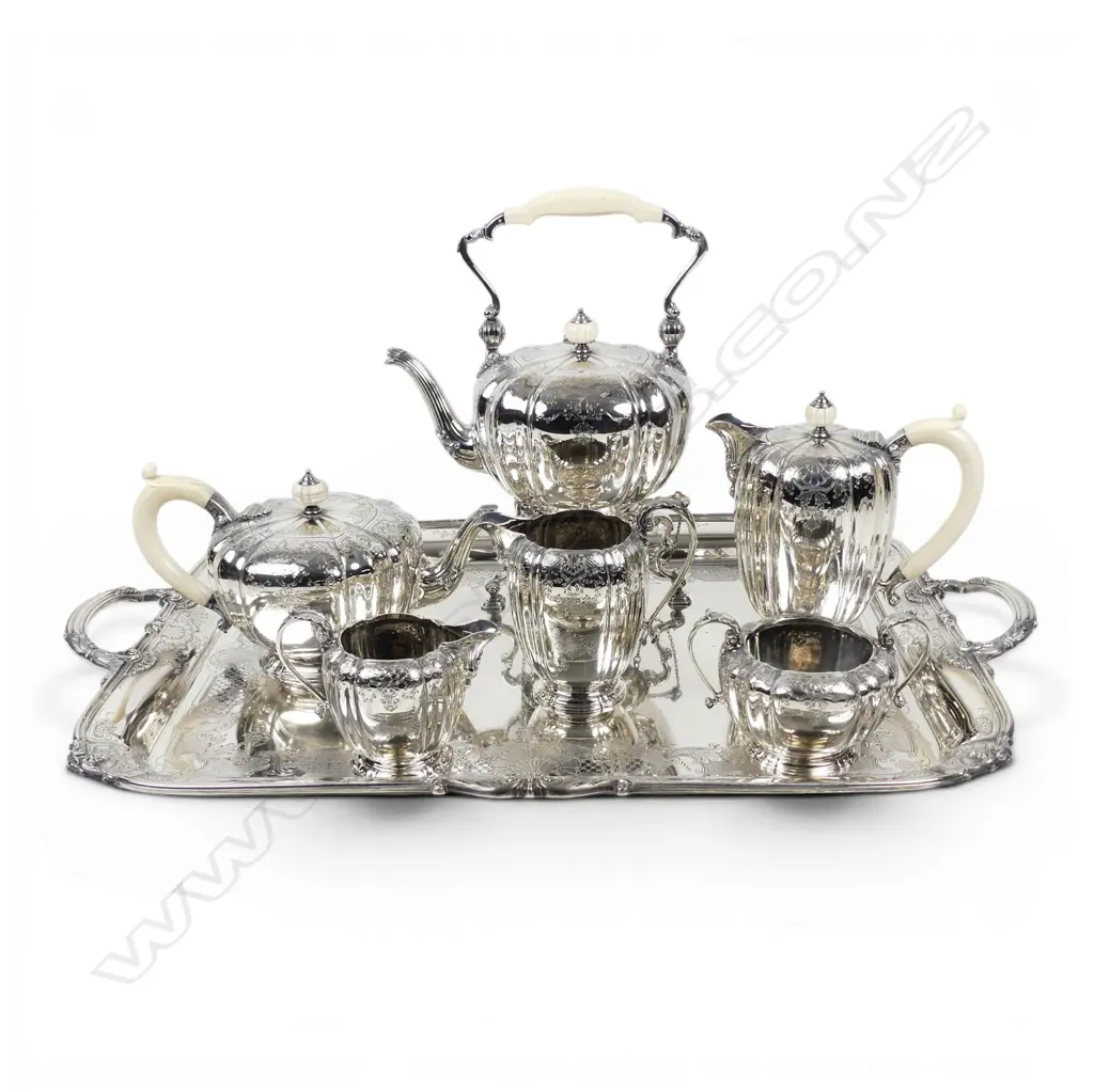 An impressive silver six-piece tea set on tray, Image 1++