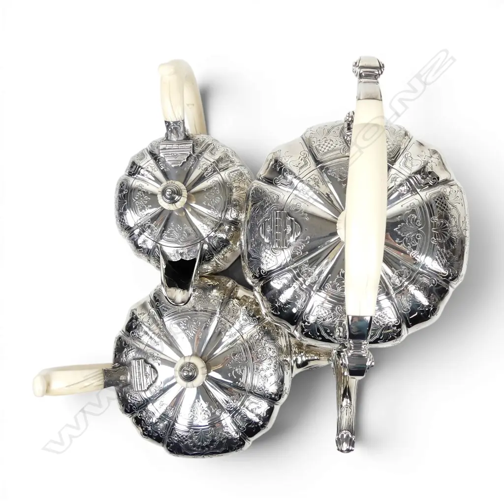 An impressive silver six-piece tea set on tray, Image 1++