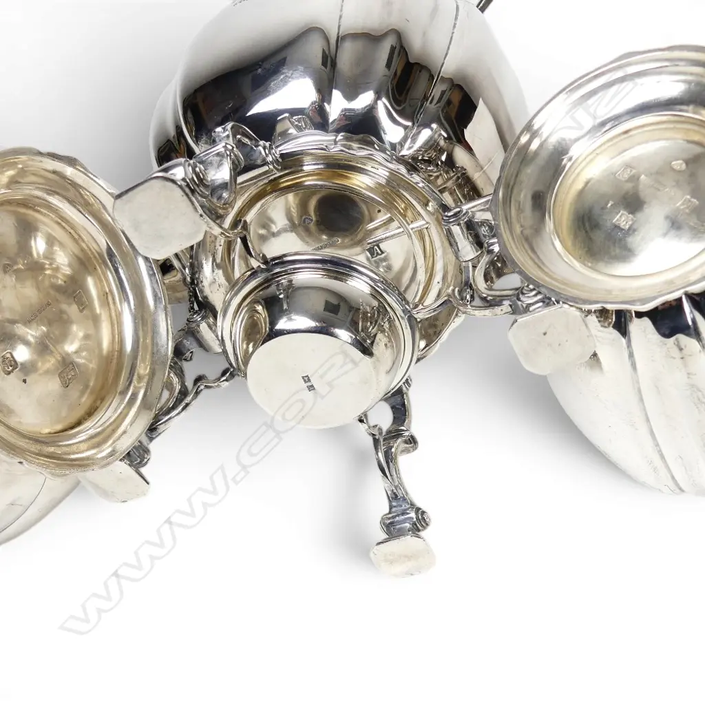 An impressive silver six-piece tea set on tray, Image 1++