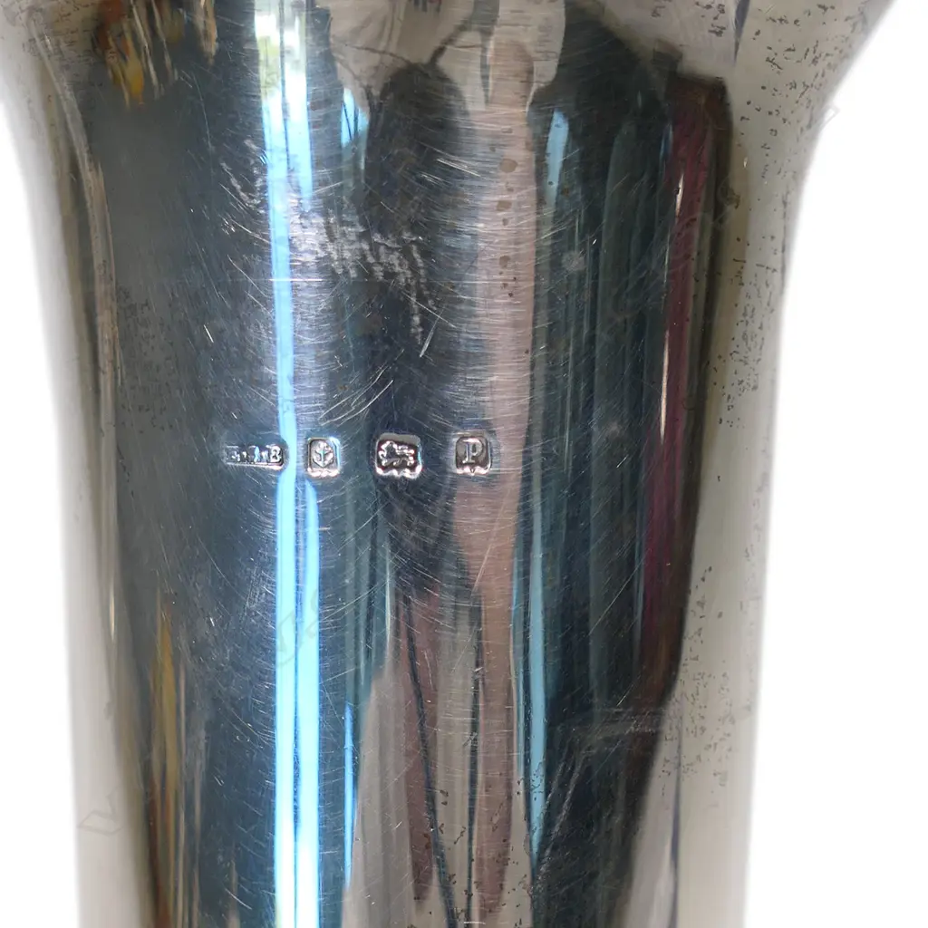 A tall silver trumpet vase, Image 1++