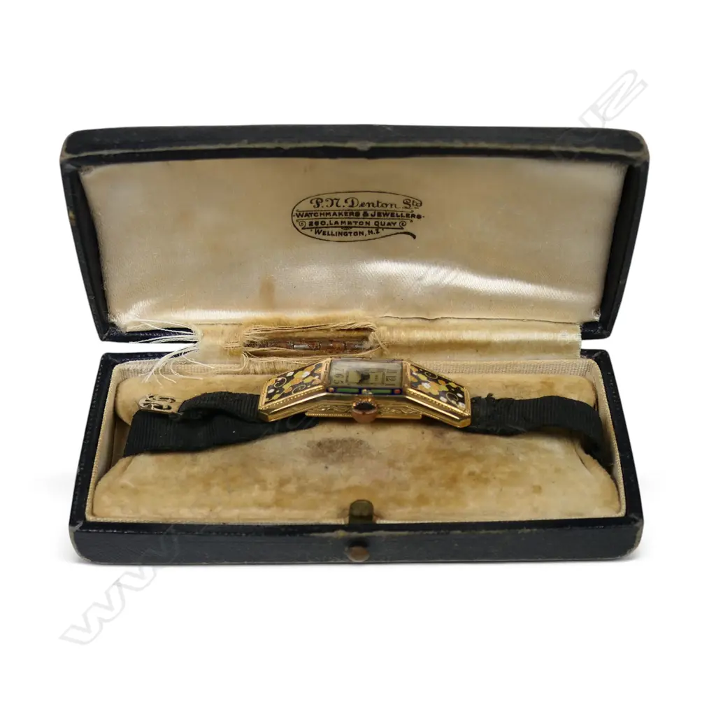 An Art Deco French 'Peak' 18ct yellow gold and enamelled ladies wristwatch, Image 1++