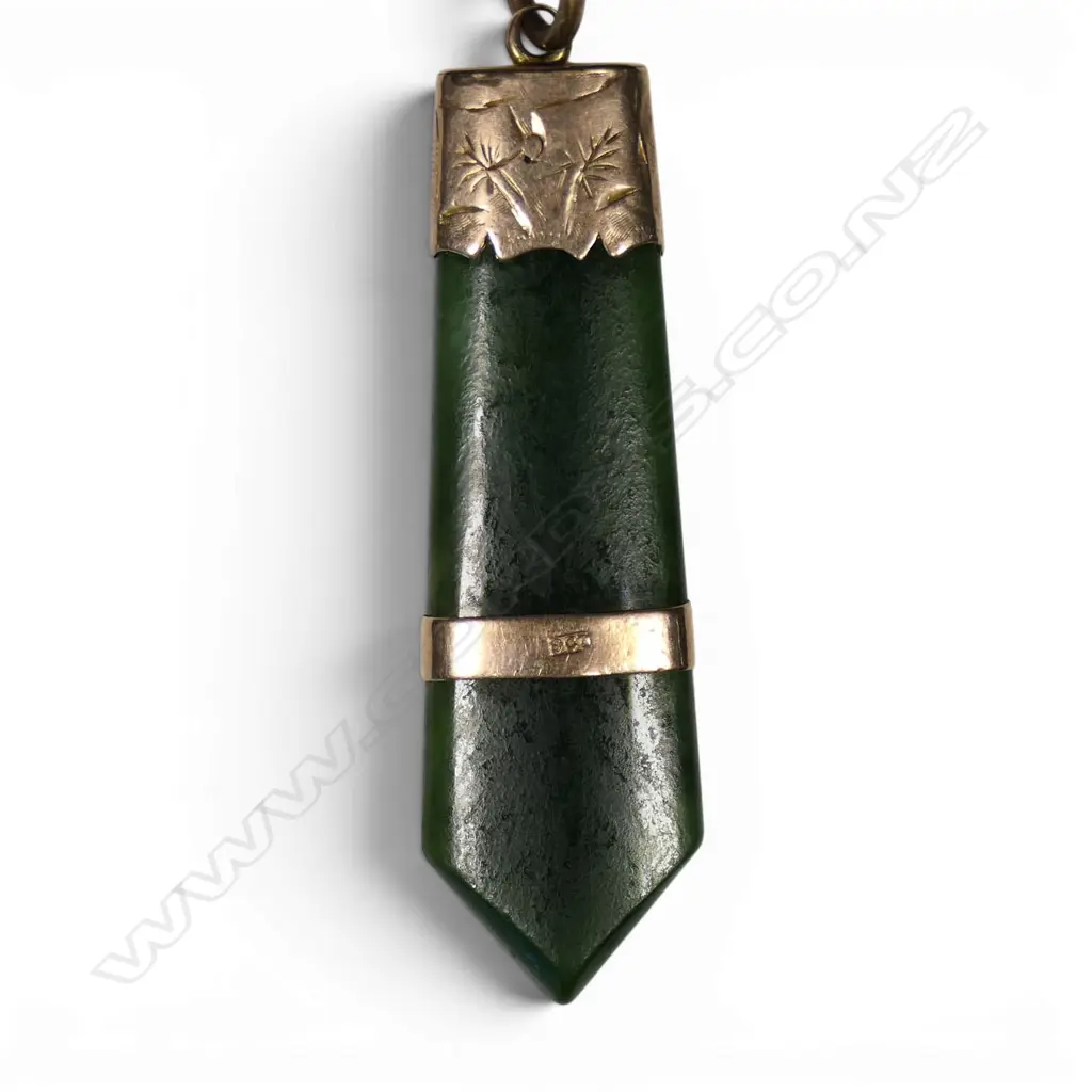 A 9ct rose gold fob chain and pounamu pendant, Image 1++
