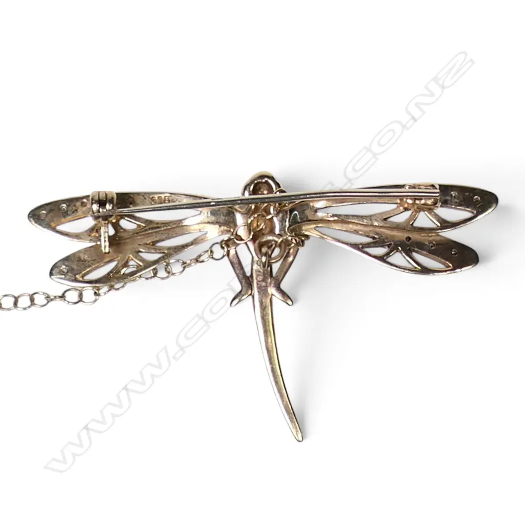 A vintage 9ct rose gold and diamond dragonfly brooch, Image 1++