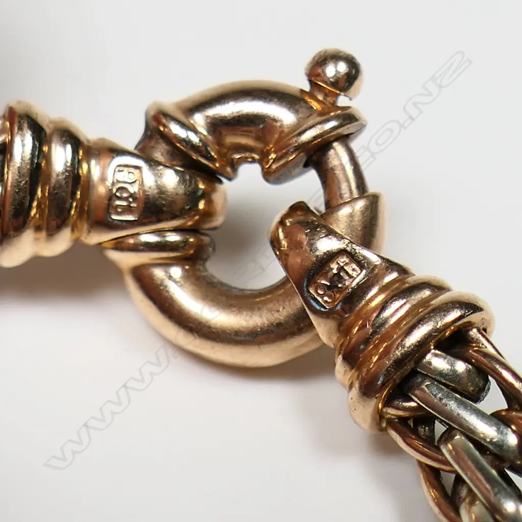 A 9ct white and rose gold bracelet, Image 1++