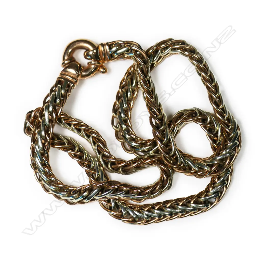 A 9ct white and rose gold necklace, Image 1++