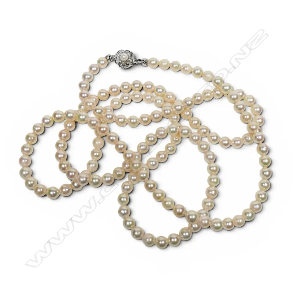 A rope-length cultured pearl necklace, Image 1++