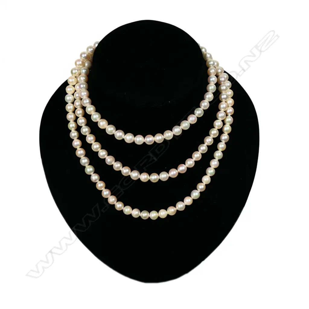 A rope-length cultured pearl necklace, Image 1++