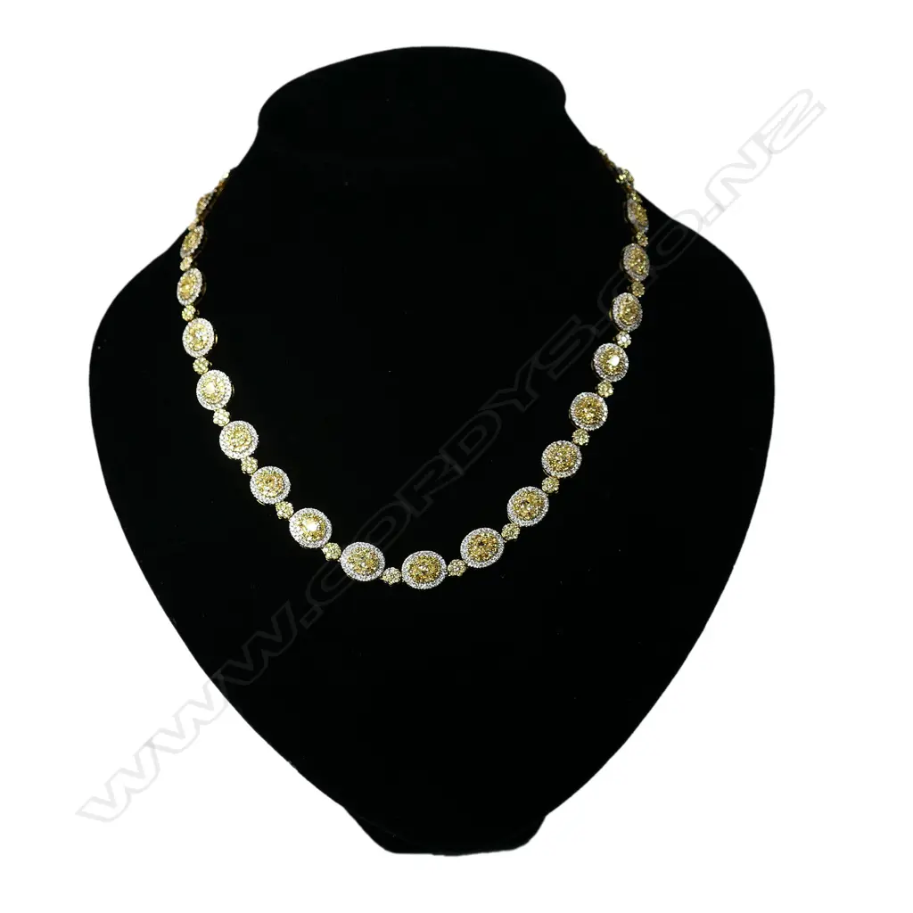 An impressive 18ct yellow gold yellow and white diamond cluster necklace, Image 1++