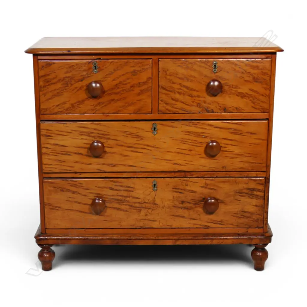 A colonial mottled kauri chest of drawers, Image 1++